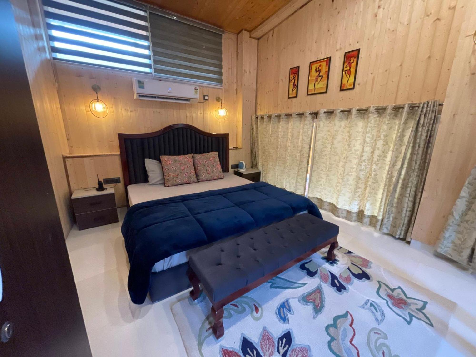 Saraiville- Luxury Riverside Cottages เดห์ราดุน ภายนอก รูปภาพ