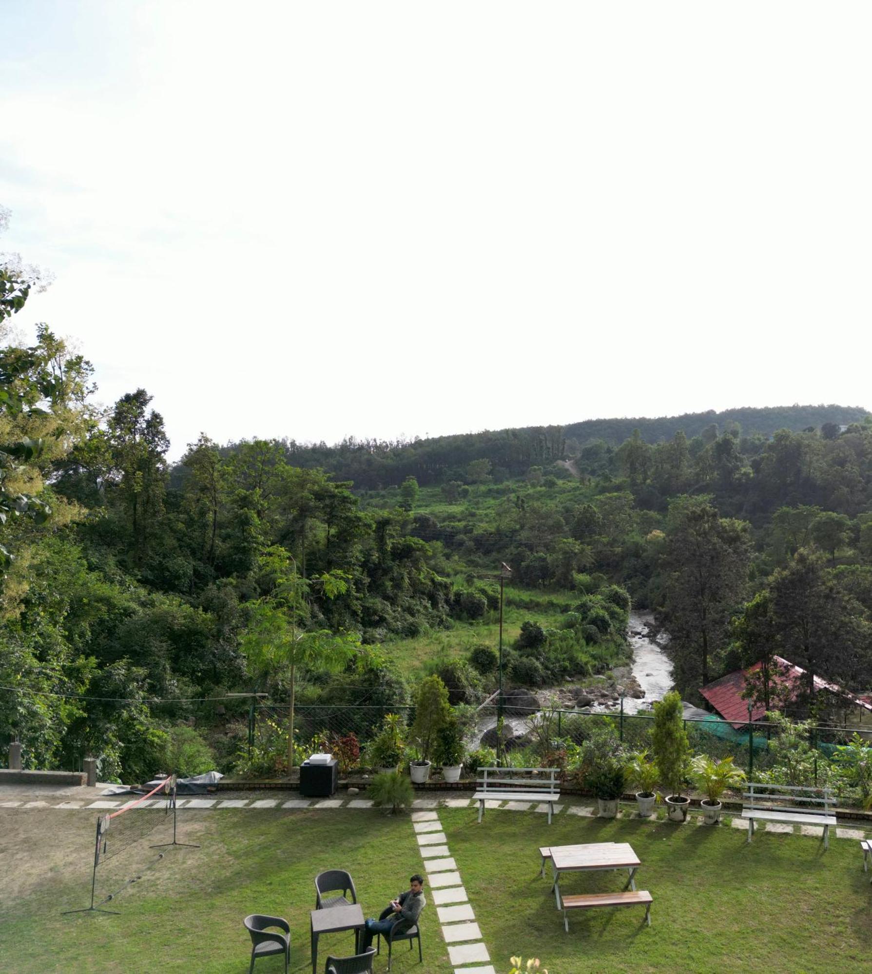 Saraiville- Luxury Riverside Cottages เดห์ราดุน ภายนอก รูปภาพ