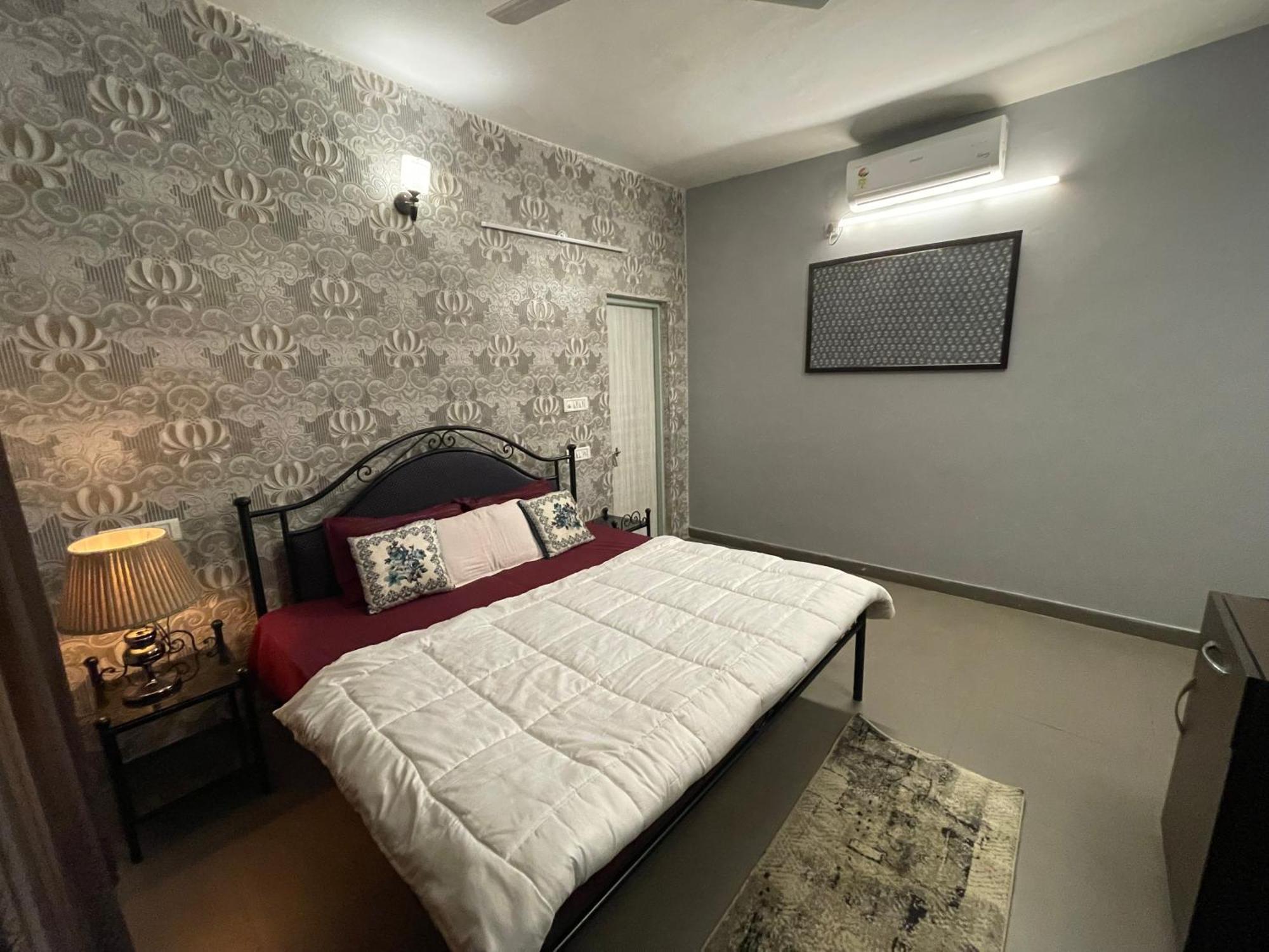 Saraiville- Luxury Riverside Cottages เดห์ราดุน ภายนอก รูปภาพ