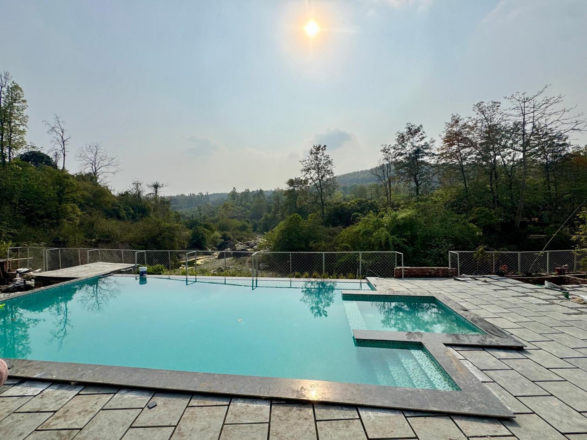 Saraiville- Luxury Riverside Cottages เดห์ราดุน ภายนอก รูปภาพ
